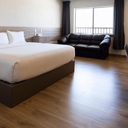 La Huerta Inn & Suites Cuauhtémoc المظهر الخارجي الصورة