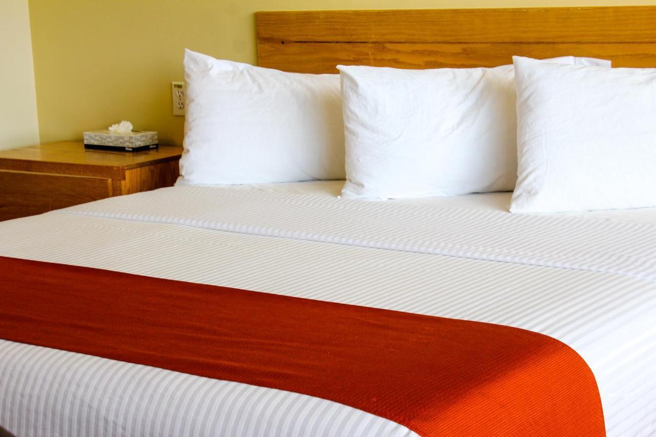 La Huerta Inn & Suites Cuauhtémoc المظهر الخارجي الصورة