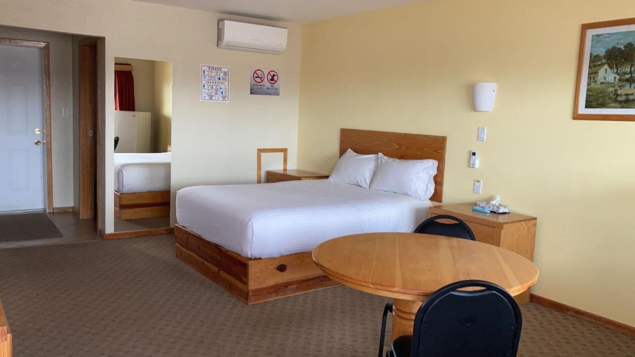 La Huerta Inn & Suites Cuauhtémoc الغرفة الصورة